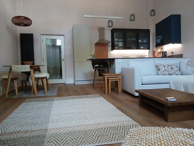 Elegant 1 Bed Flat, Penywern Road, Earls Court