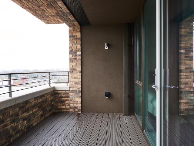 Elegant 1 bedroom apartment in well connected Poplar Has an Apartment