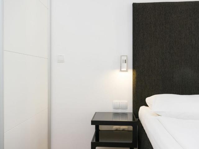 Elegant 1 Bedroom Apartment Minimalist Design Meets Luxurious Confort, Vienna Amsterdam Apartments for Rent