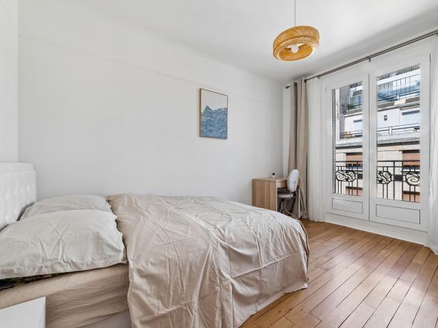 Elegant 1 bedroom apartment with balcony on a high floor, newly renovated in the Heart of Auteuil Village Metro Line 9
