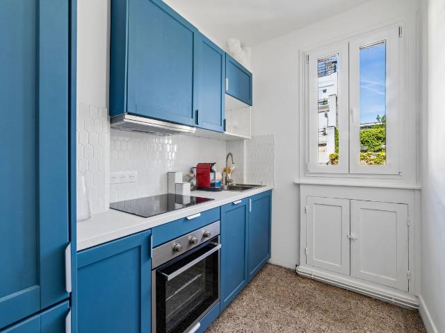 Elegant 1 bedroom apartment with balcony on a high floor, newly renovated in the Heart of Auteuil Village Metro Line 9, Paris Amsterdam Apartments for Rent