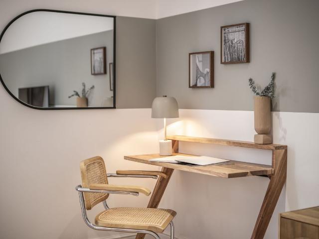 Elegant 1 Bedroom Apartment with Coastal Charm in Prestigious Almagro, Madrid Amsterdam Apartments for Rent