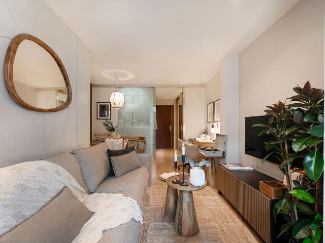 Elegant 1 Bedroom Apartment with Shared Pool and Modern Amenities on Doctor Fleming Street, Madrid Amsterdam Apartments for Rent