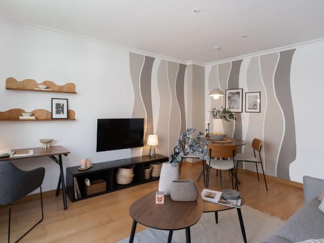 Elegant 1 Bedroom Apartment with Shared Pool on José Abascal Street, Madrid Amsterdam Apartments for Rent