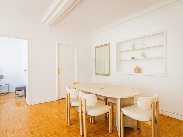 Elegant 1BR Apartment with Balcony and AC in Paris 16th, Paris Amsterdam Apartments for Rent