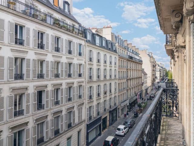 Elegant 1BR Haussmann Apartment in Paris 17th near Arc de Triomphe