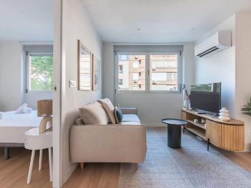 Elegant 1BR in Heart of Salamanca: Steps from Metro & Retiro Park, Madrid Amsterdam Apartments for Rent