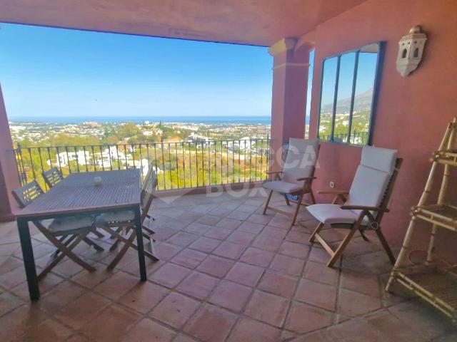 Elegant 2 Bedroom Apartment with Panoramic Views in Monte Halcones