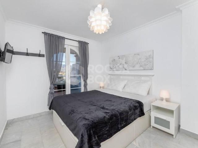Elegant 2 Bedroom Apartment with Panoramic Views in Señorio de Aloha
