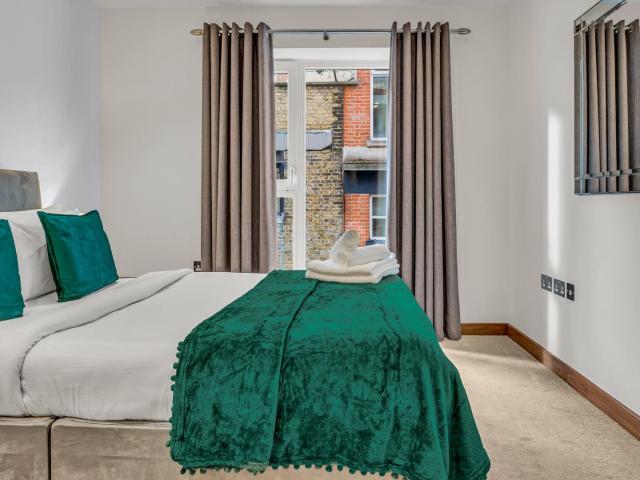 Elegant 2 bedroom flat in the trendy Shoreditch area Has an Apartment