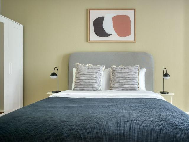 Elegant 2 Bedroom Furnished Apartment in Basel St. Alban, Basel Amsterdam Apartments for Rent