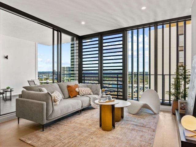 Elegant 2 Bedroom Residence | North East Facing | Level 15