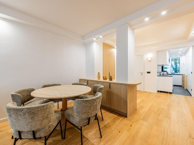 Elegant 2BR Apartment near Trocadéro with AC and Elevator, Paris Amsterdam Apartments for Rent