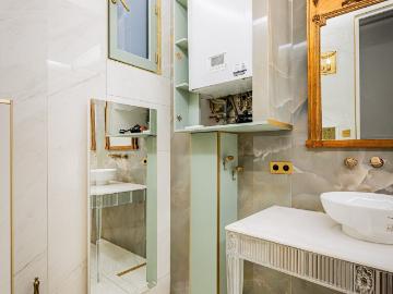 Elegant 2BR Apartment with AC in Paris Golden Triangle, Paris Amsterdam Apartments for Rent
