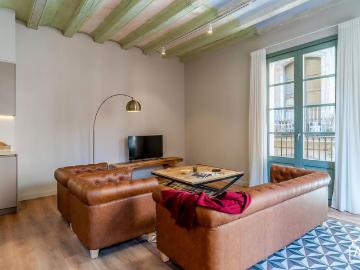 Elegant 3 Bedroom Apartment in Las Ramblas with Private Balcony