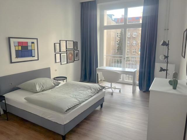 Elegant 3 bedroom apartment super close to Ku’damm, Berlin Amsterdam Apartments for Rent