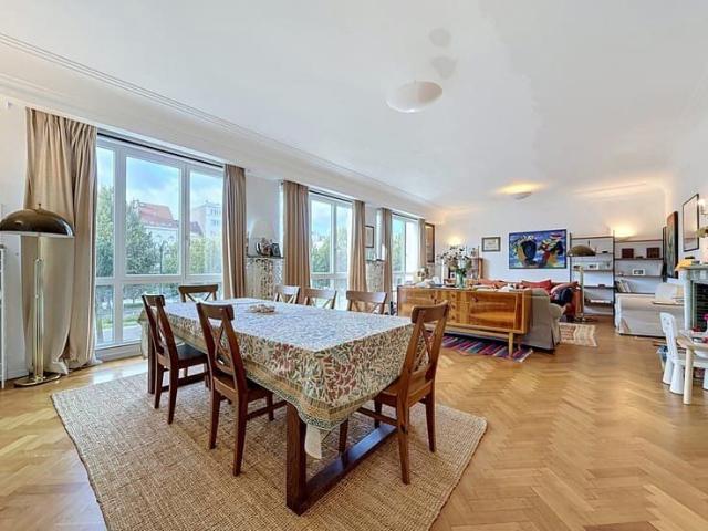 Elegant 3 bedroom apartment with terrace and garage box