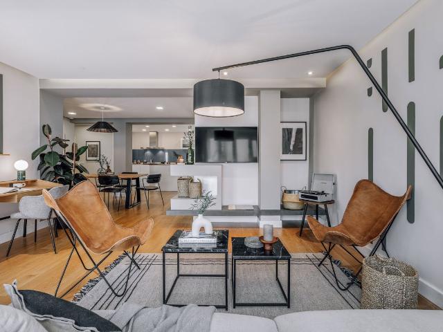 Elegant 3 Bedroom Apartment with Modern Design and AC in Salamanca, Madrid Amsterdam Apartments for Rent