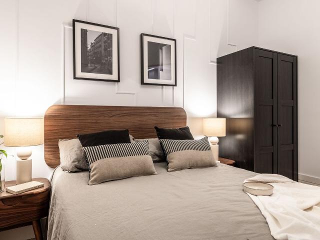 Elegant 3 Bedroom Apartment with Modern Design and Smart Amenities in Retiro, Madrid Amsterdam Apartments for Rent