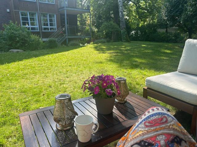 Elegant 3 Bedroom Furnished Home in Green Zehlendorf Mitte– Garden, Terrace & Parking, Berlin Amsterdam Apartments for Rent