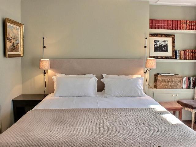 Elegant 3 Room Furnished Apartment 80m² Hôtel de Ville