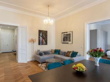 Elegant 3BR Apartment – Central Vienna