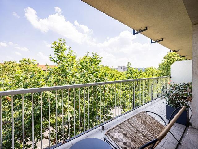 Elegant 3BR Apartment with Balcony and Eiffel Tower Views, Paris Amsterdam Apartments for Rent