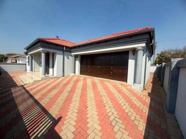 elegant 4 bedroom family home with m.