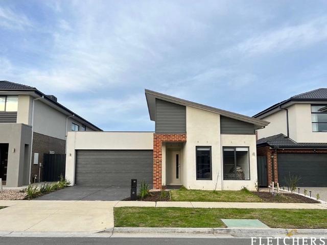 Elegant 4 Bedroom Home in Minta Estate!