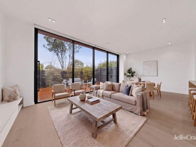 Elegant 4 Bedroom Home with Exceptional Contemporary Living