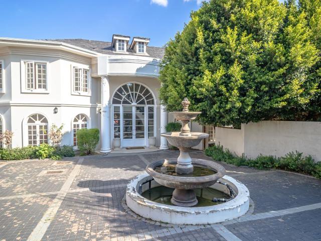 ELEGANT 4 BEDROOM HOUSE FOR RENT IN SUMMERSET