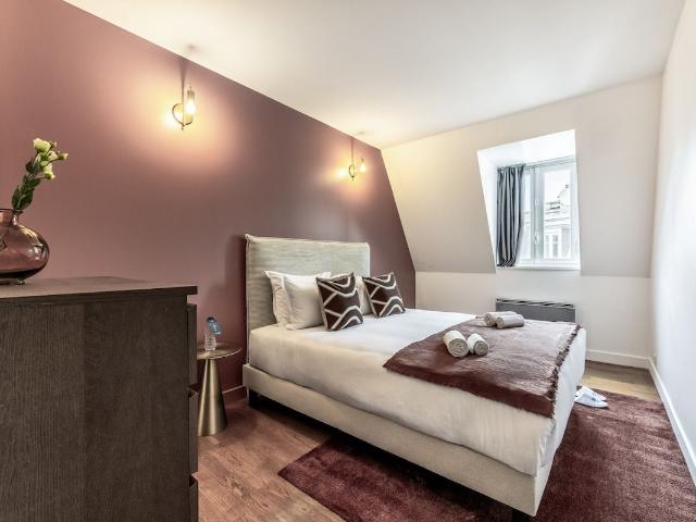 Elegant 4BR Apartment near Champs Elysees