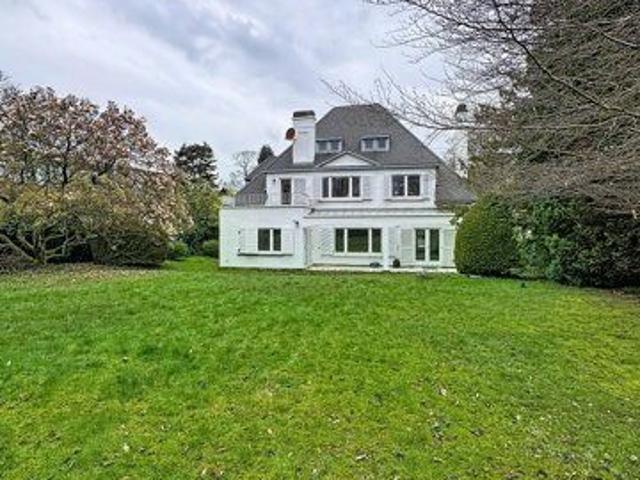 Elegant 5 Bedroom Villa with Garden in Uccle