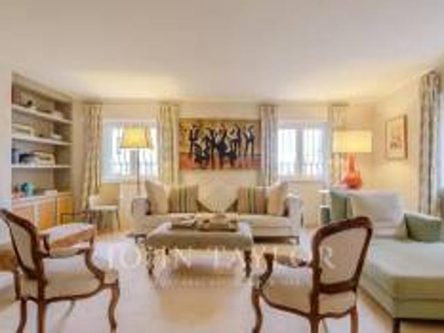 Elegant 5 Bedroom apartment in Lapa