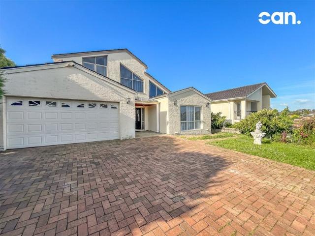 Elegant 5 Bedroom Family Home with Entertainment Area in Templestowe