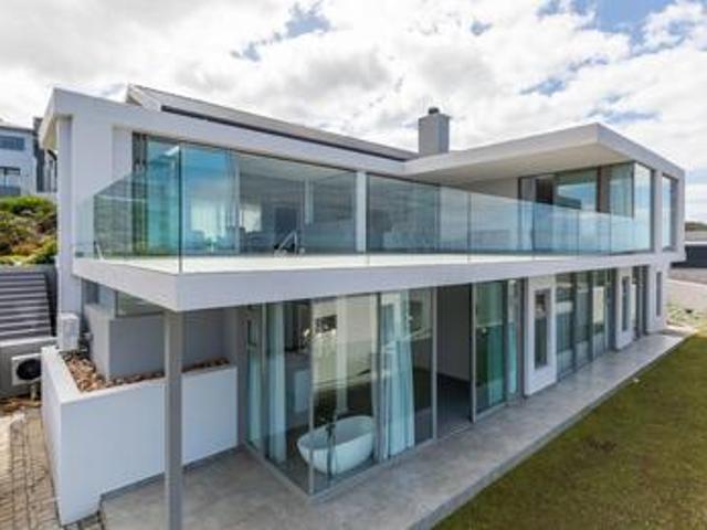 elegant 5 bedroom home with ocean, c.