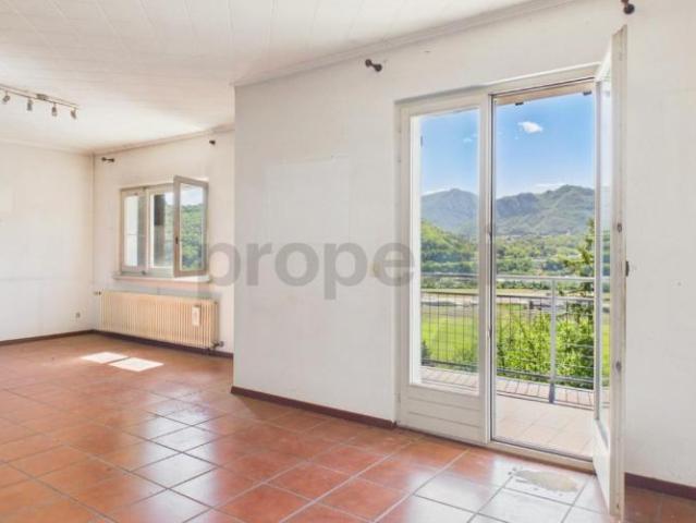 Elegante 4 Zimmer Villa mit Balkon, renoviert, Agno