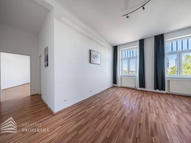 Elegante 4 Zimmer Altbauwohnung