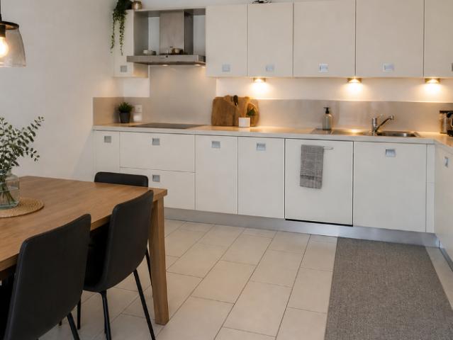 Elegante 4.5 Zimmer Wohnung mit Panoramablick und doppelter Terrasse in Agno