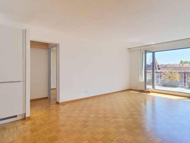 Elegante 4,5 Zimmer Wohnung mit zwei Balkonen im Herzen von Yverdon les Bains