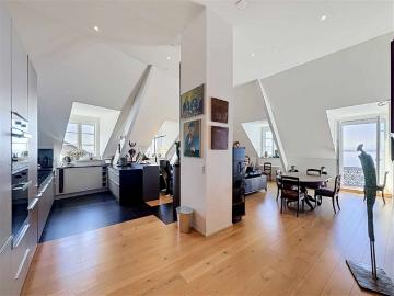 Elegante 5 Zimmer Wohnung mit Charakter im Herzen von Neuchâtel