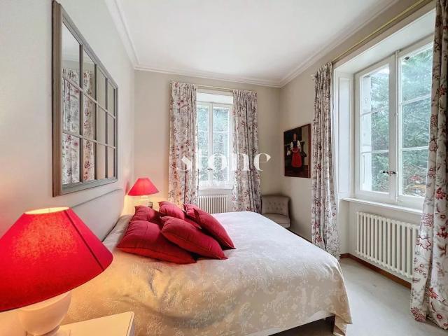 Elegante 6 Zimmer Wohnung im Château de Veyrier