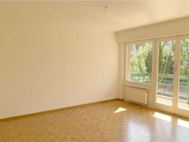 Elegante 2 Zimmer Wohnung mit Einbauküche und Balkon in Harburg