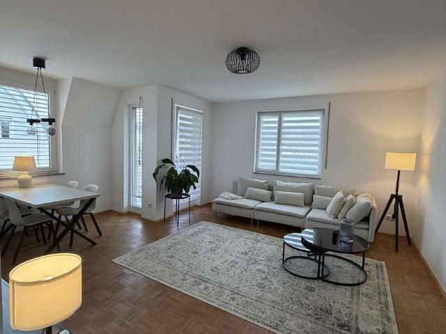 Elegante 2 Zimmer Maisonette Wohnung im 4. OG mit Balkon in Sulzbach Taunus