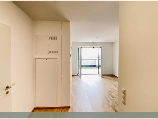 Elegante 2 Zimmerwohnung mit Terrasse und Grünfläche Fernblick
