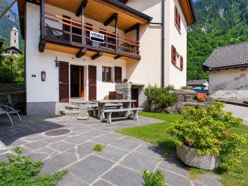 Elegante 2.5 locali row house con balcone, Blenio