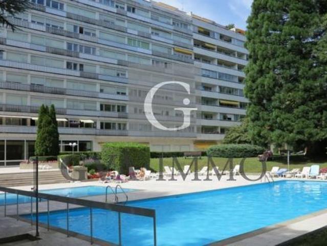 Elegante 2,5 Zimmer Wohnung mit Loggia und Pool in Chêne Bougeries