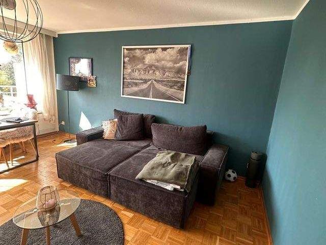 Elegante 3 Zi. Wohnung mit großem Balkon in Norderstedt Glashütte zu vermieten!