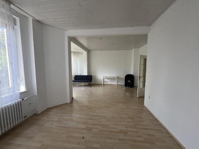 Elegante 3 Zimmer Wohnung mit Charme in sanierter Altbauvilla