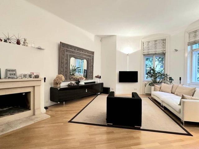 Elegante 3 Zimmer Wohnung mit sonniger Loggia in grüner Lage im Herzen Wiens
